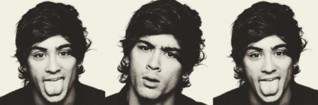 vee☆ is a young lover banner