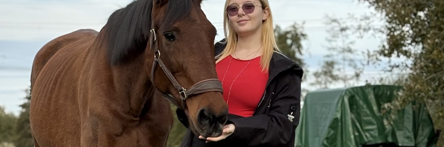 Mady_4194's profile banner image
