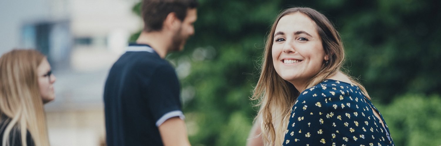 _laurakraemer's profile banner image