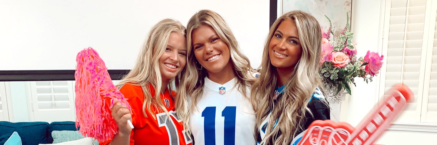 linds_boos's profile banner image