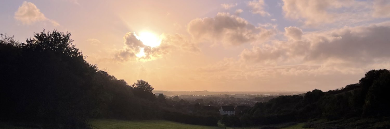 courtneybevx's profile banner image