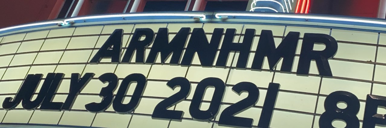 Dee banner