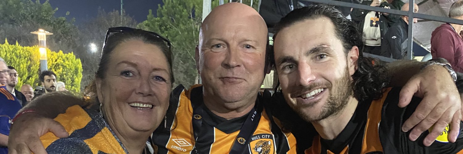 GeeRef's profile banner image