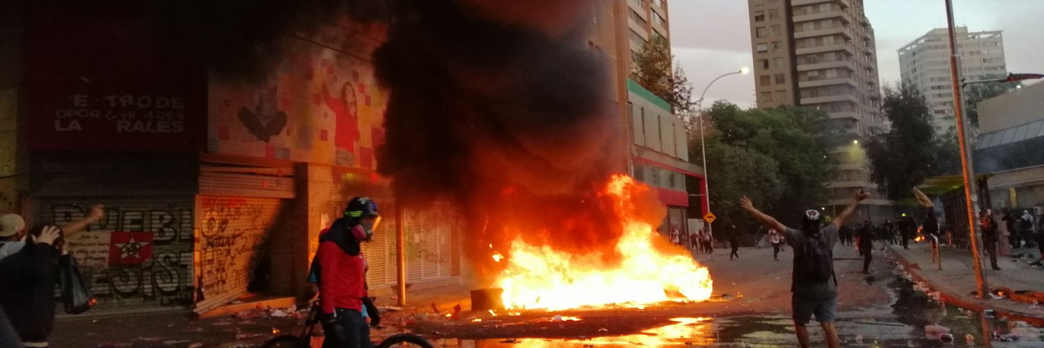 Nos mean y la TV dice que está lloviendo🔥 banner