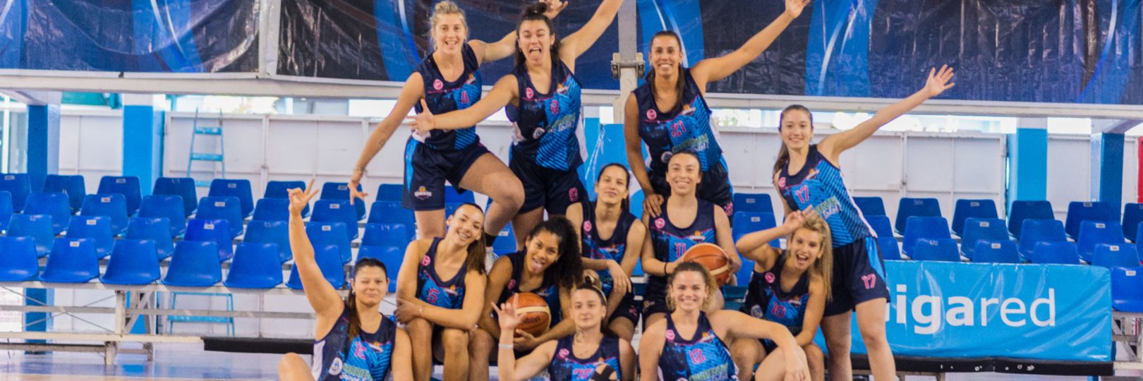 julitell7's profile banner image