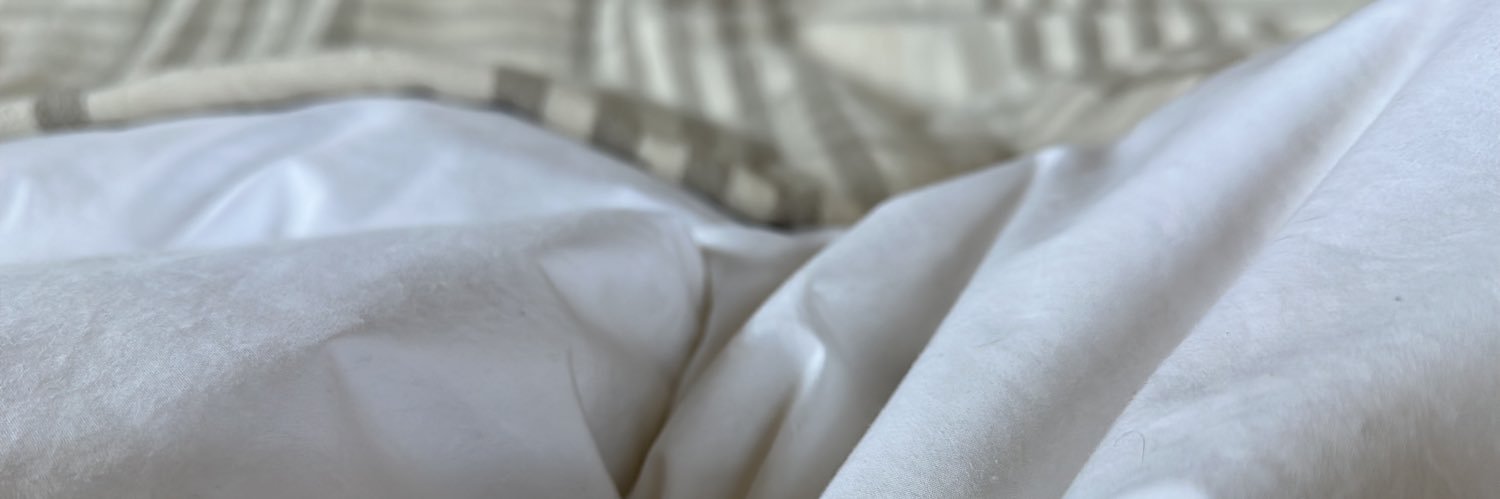 Tiny guy with a kink banner