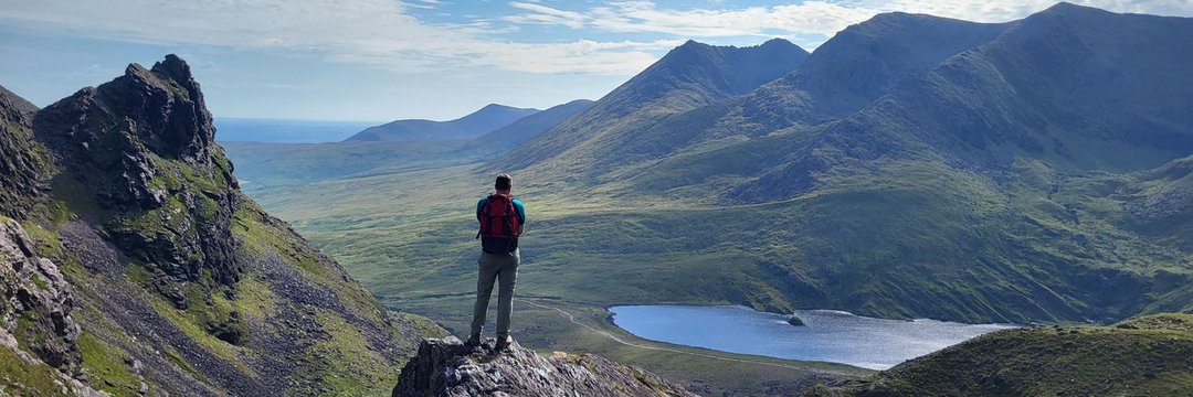 ໓คrrēຖ hคlpiຖ banner