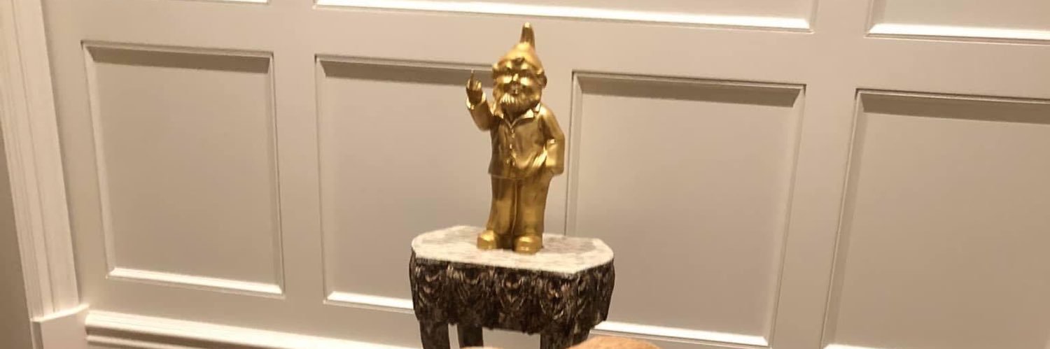 Blonde Momshell banner