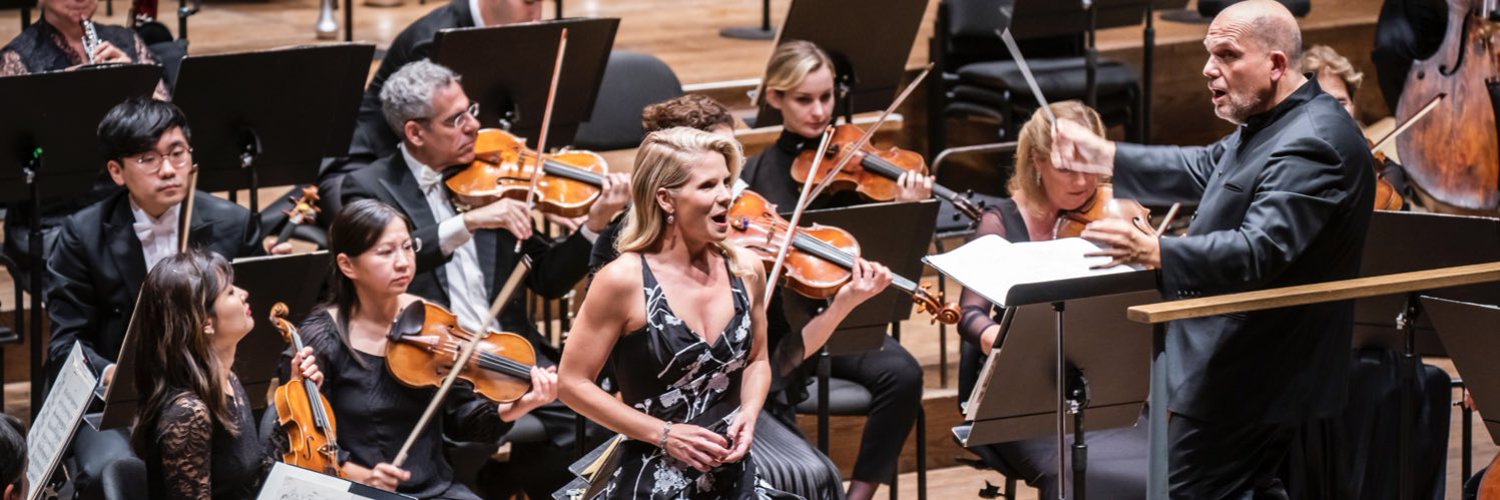 Kelli O'Hara Profile Banner