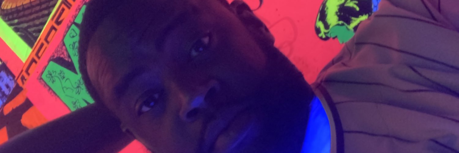 ViNOBee329's profile banner image