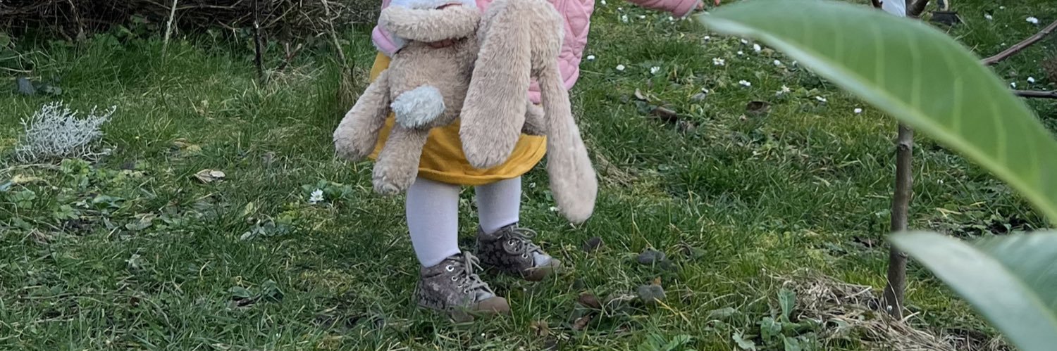 Nina Veyrier 🌸 banner