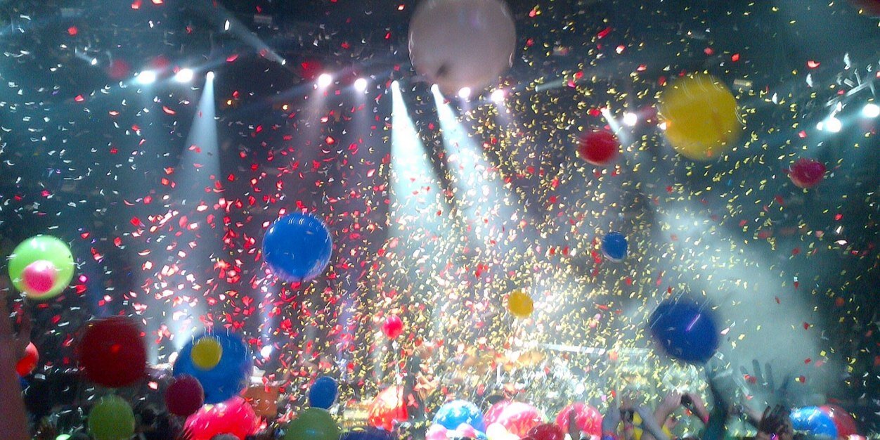 ShowCenter's profile banner image
