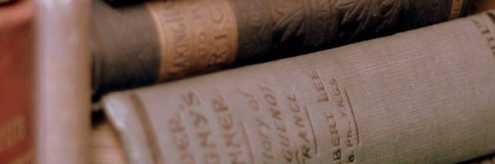 Bookish_leonora banner
