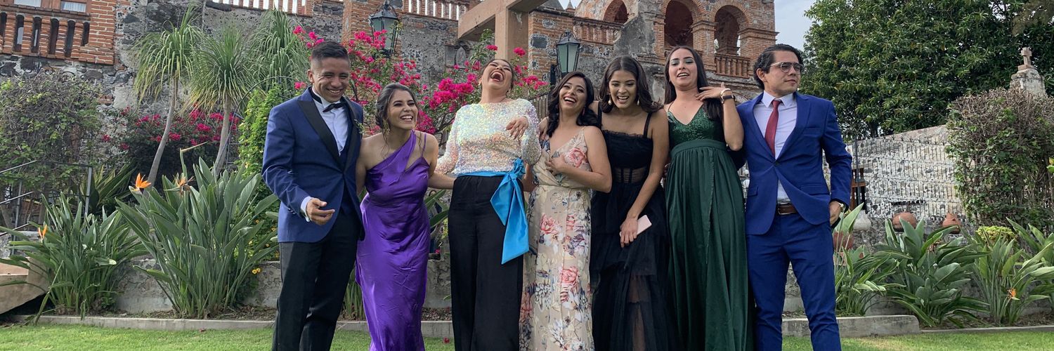 Maria_yFernanda's profile banner image