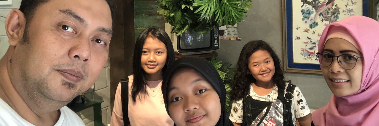 retty109's profile banner image