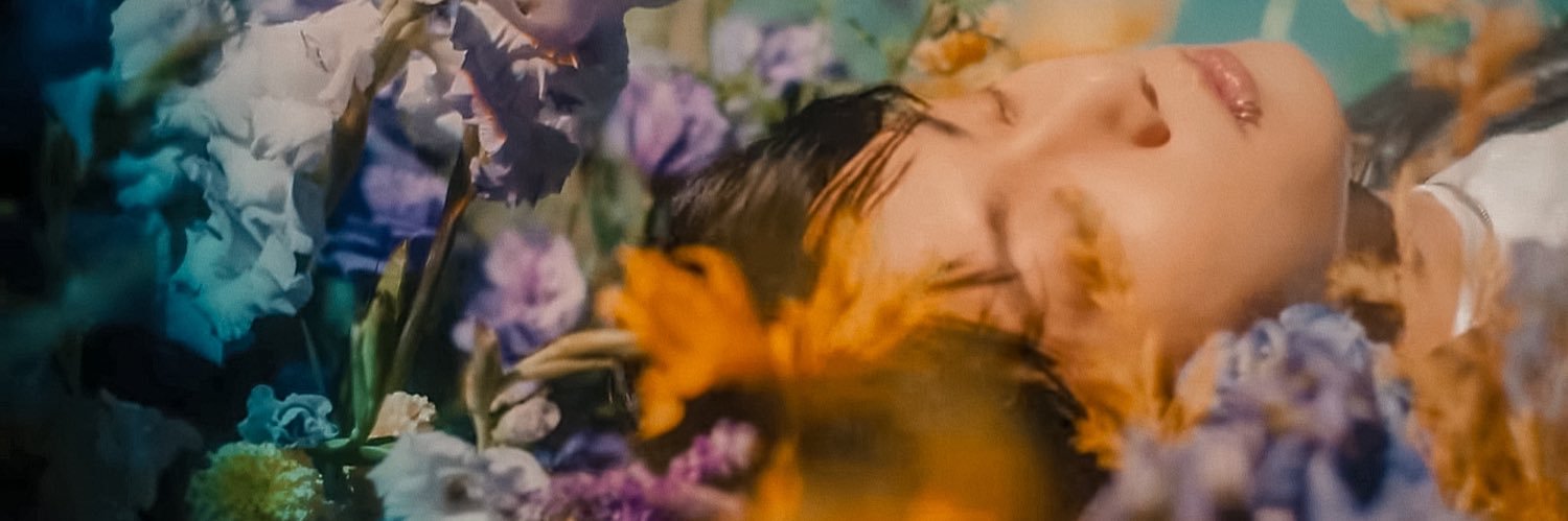 ❦ banner