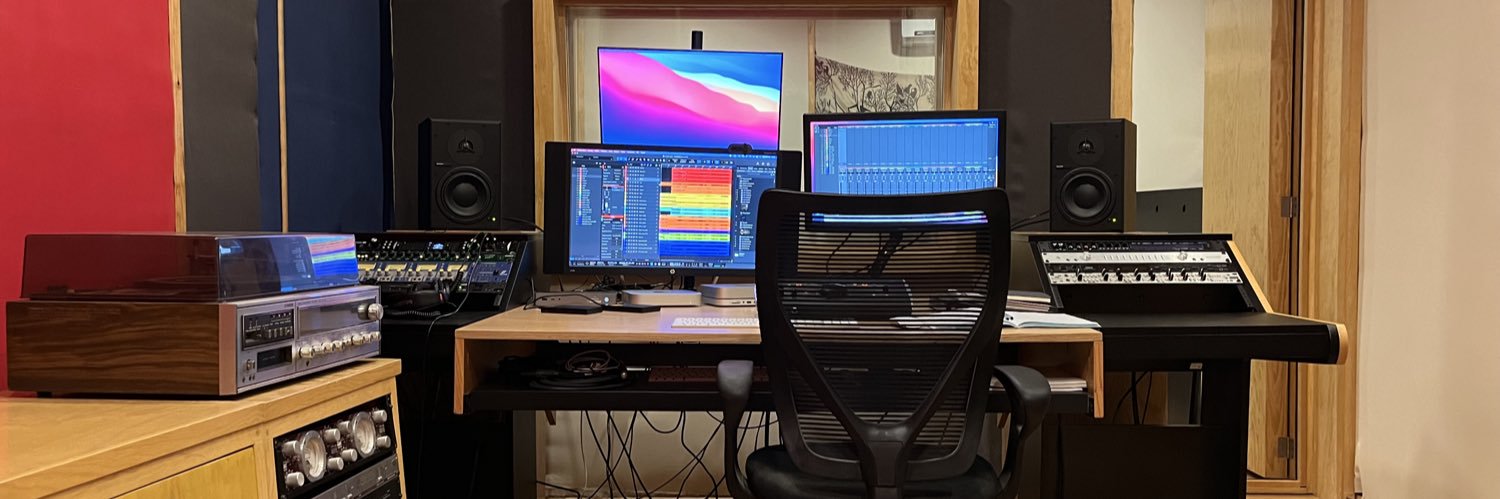 intiteran_'s profile banner image