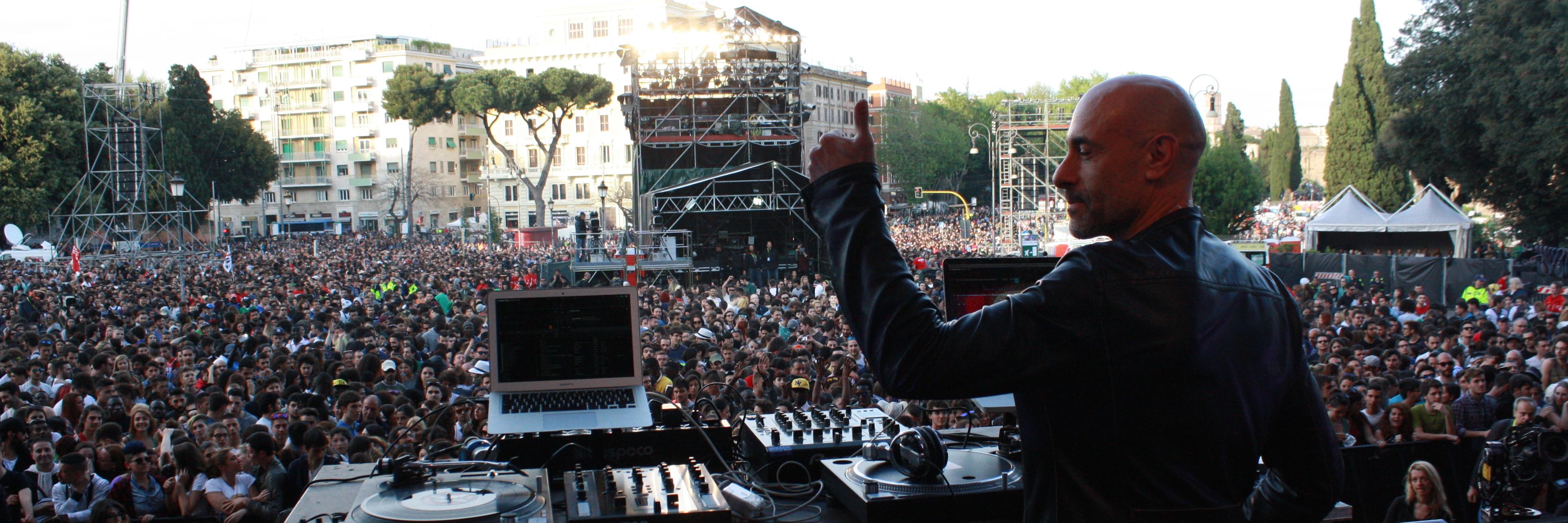 Alessio Bertallot banner