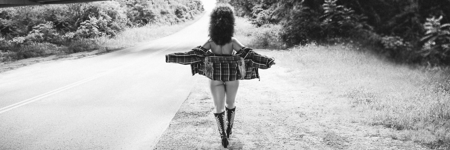 𝔸𝕤𝕙𝕝𝕚𝕖 𝔸𝕞𝕓𝕖𝕣 𝕆𝕗𝕗𝕚𝕔𝕚𝕒𝕝 banner