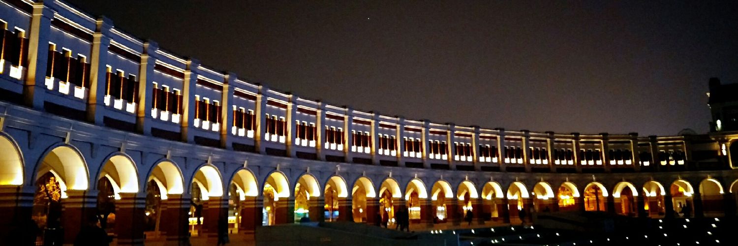 十字路口向南 banner