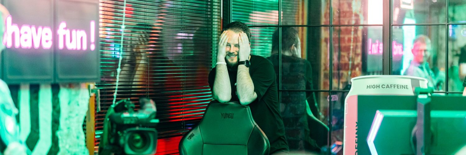 Piotr Adamski banner