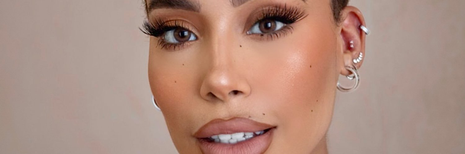 💞 Laila Loves 💞 banner