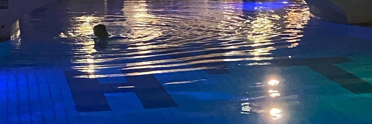 aksmiln's profile banner image