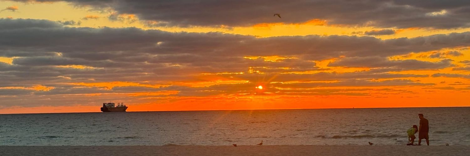 CLARARIVEROS's profile banner image