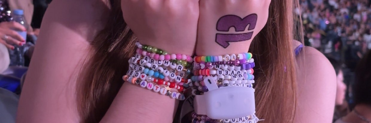 🌈 Flau (Taylor’s version) ⭐️🐈 banner