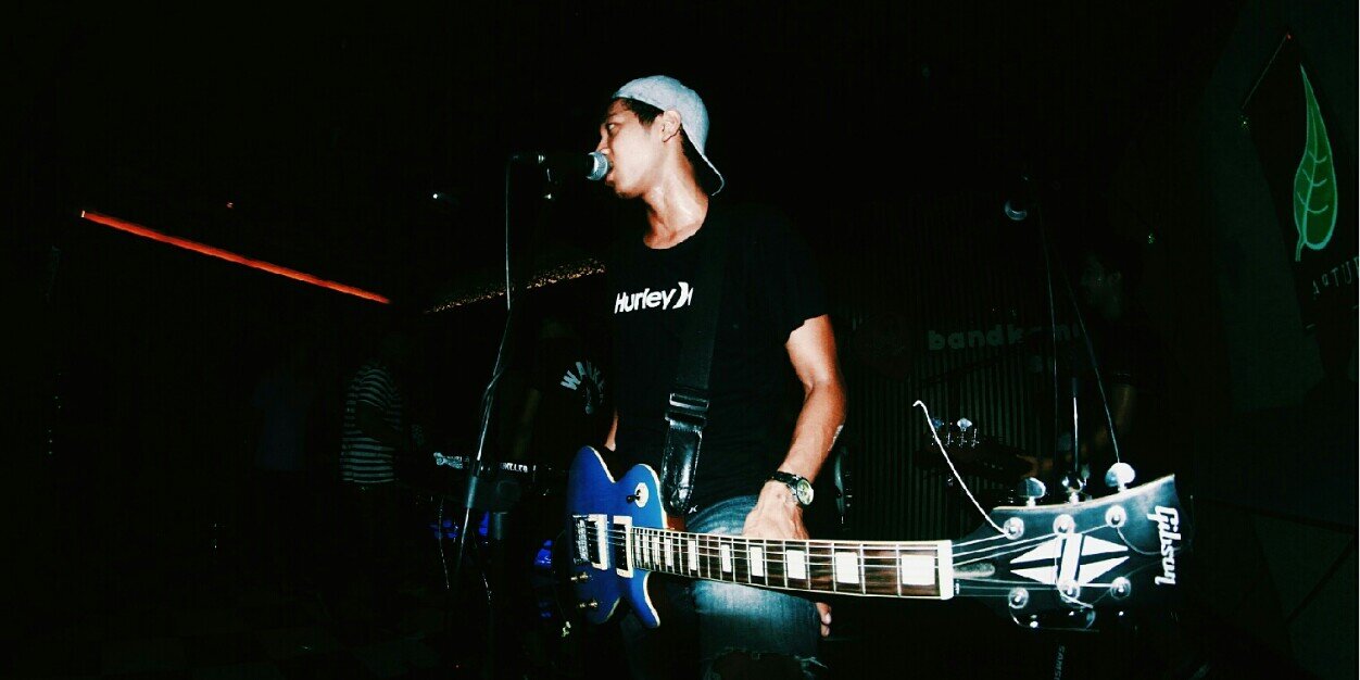 denndenie's profile banner image