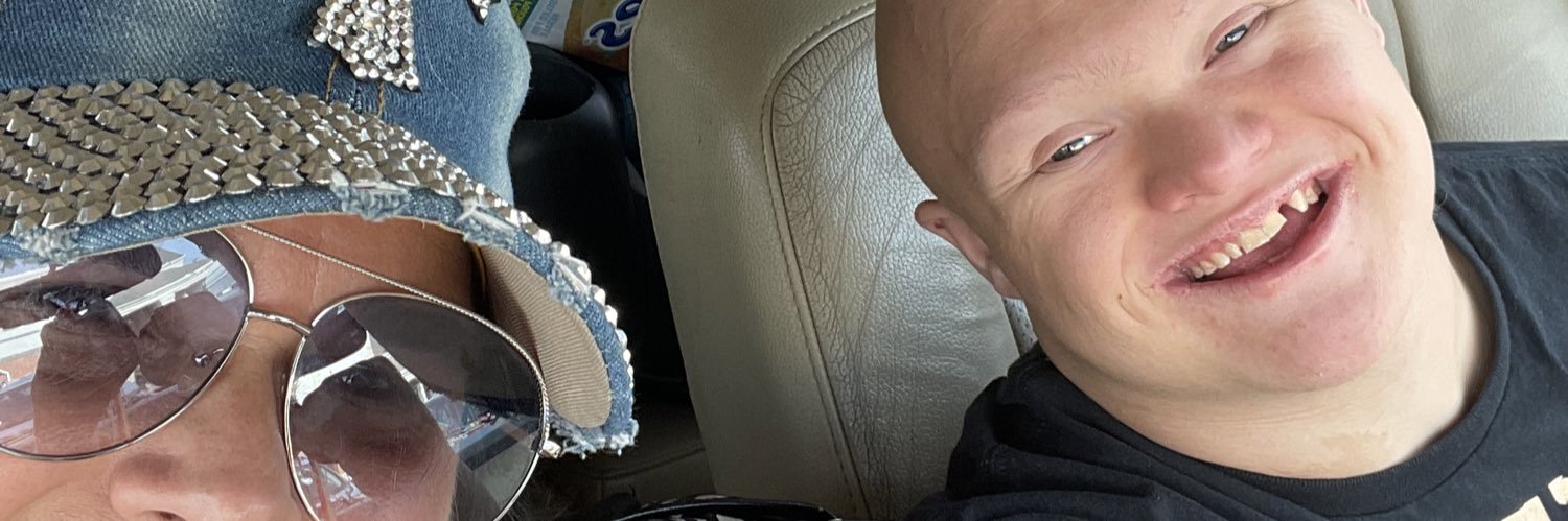 chickiepox's profile banner image