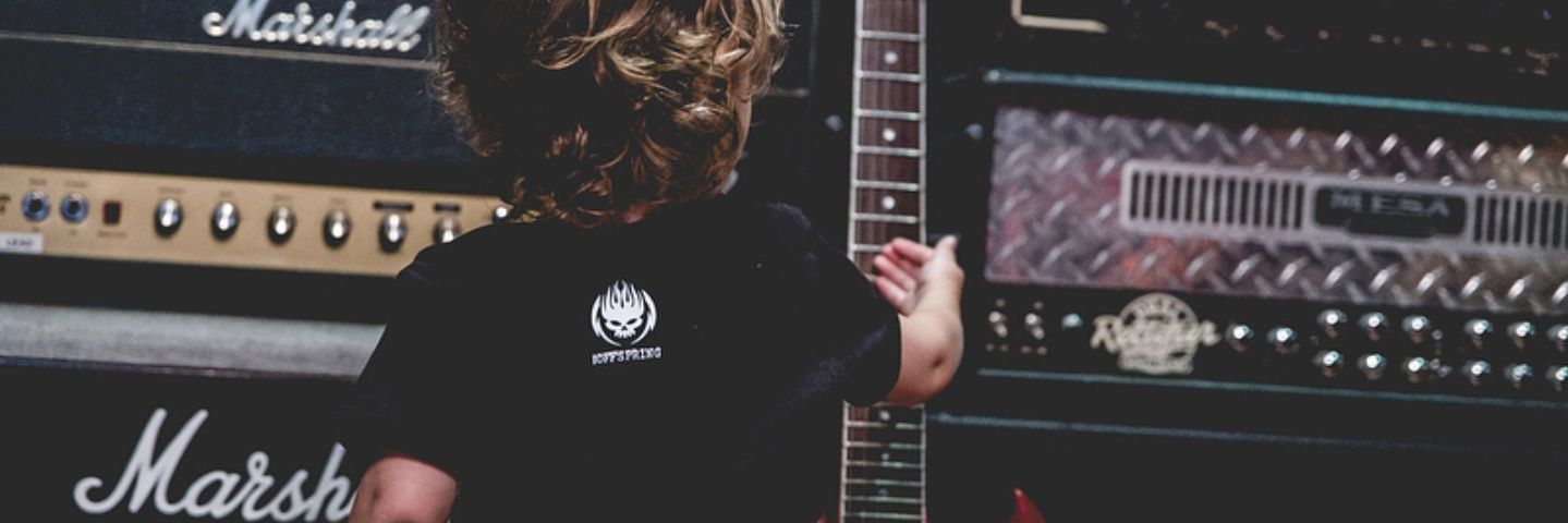 Luna Del Valle banner