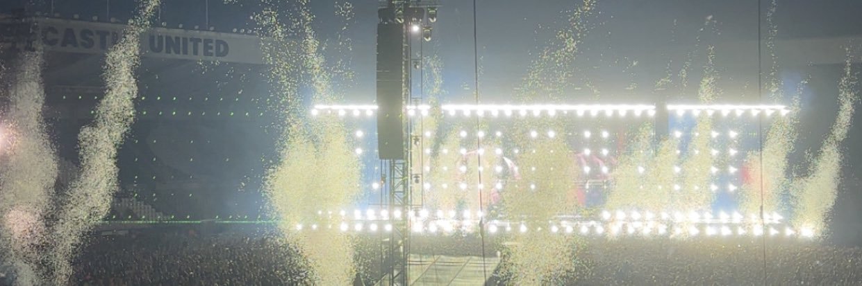 Adam 🖤🤍🦈 banner