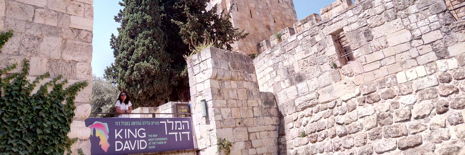 🦁 Fernanda Ochoa She | Her | Ella⚡️ banner