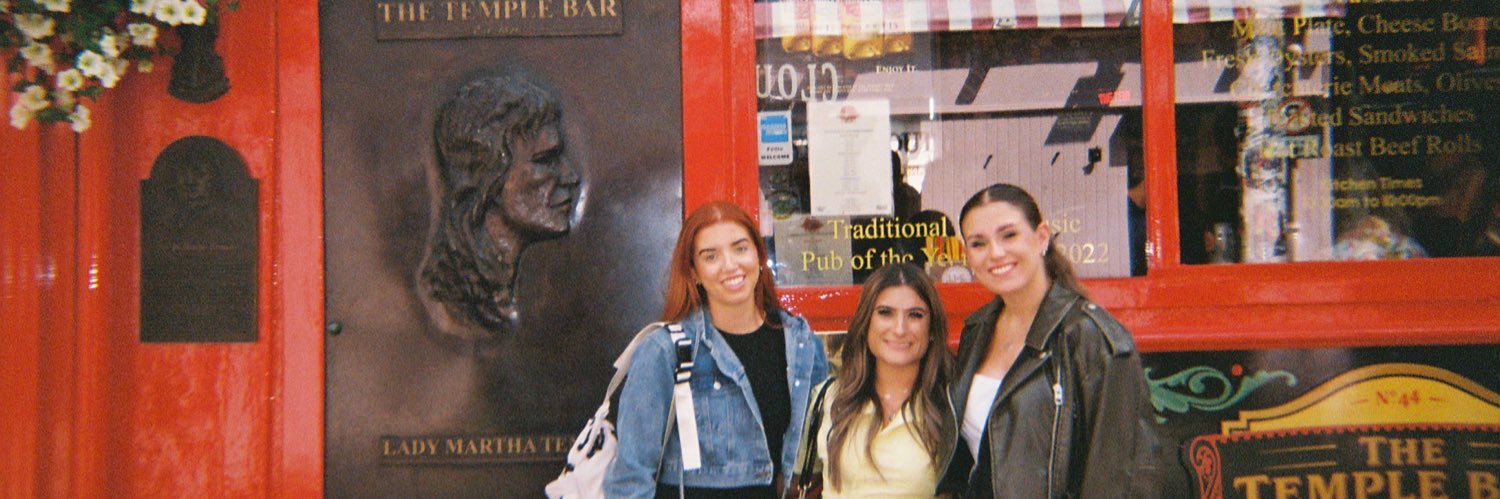 lararoseee_'s profile banner image