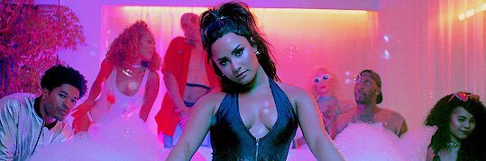 livinglifedemi's profile banner image