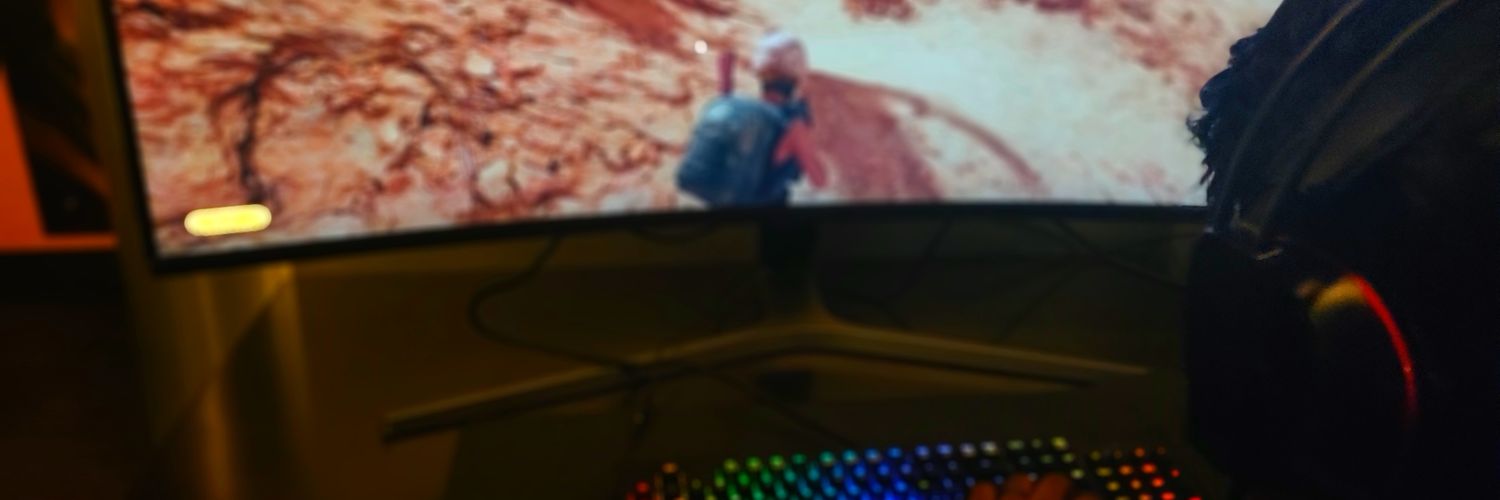 shyOhM12's profile banner image