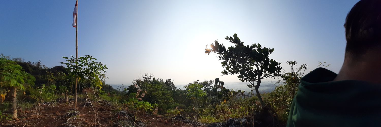 Manusia setengah superman banner