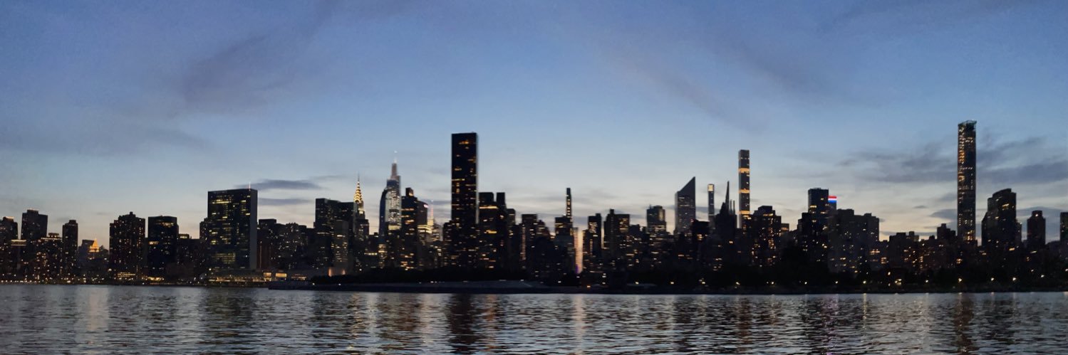 hoely_far's profile banner image