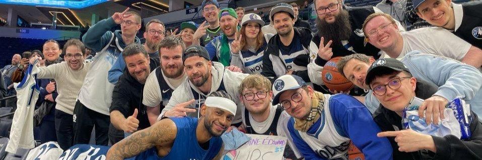 Christophe 🐺🏀🇨🇵MinnY🇺🇲 banner