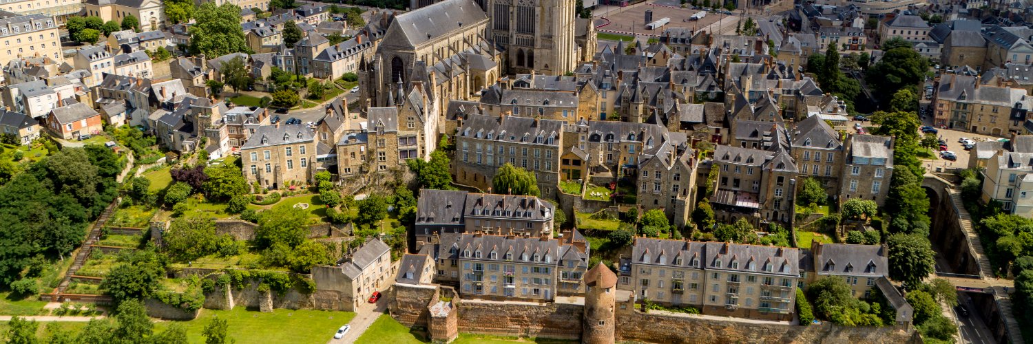 Of course Le Mans banner