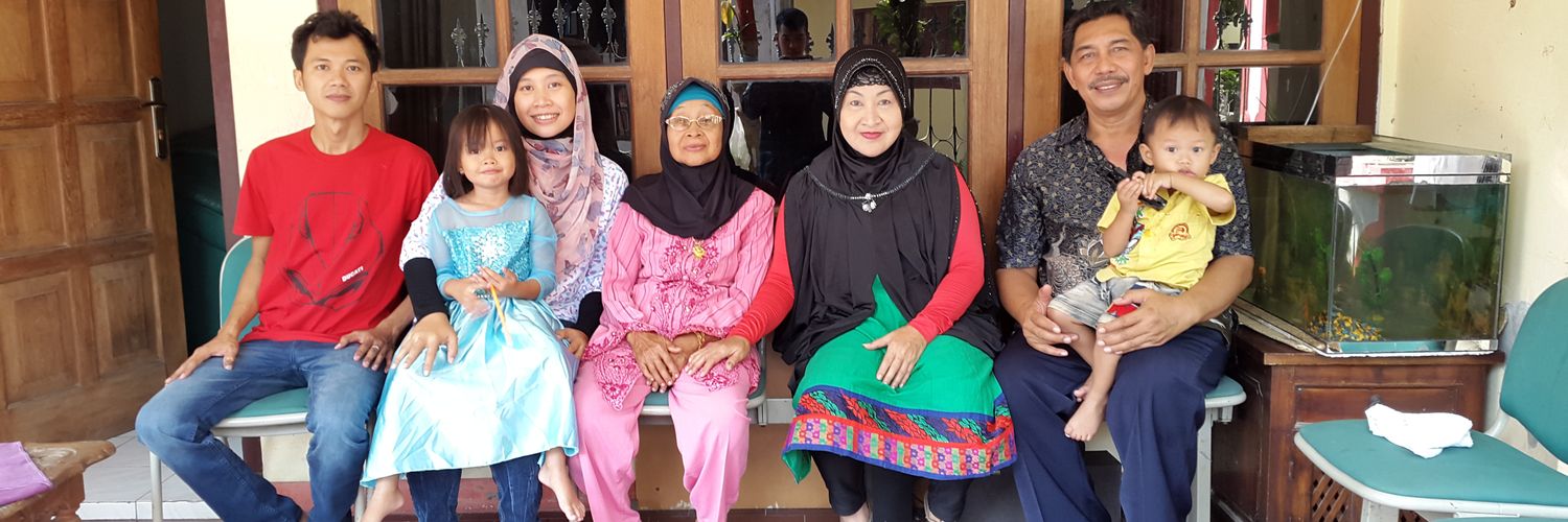 trisyaindah's profile banner image