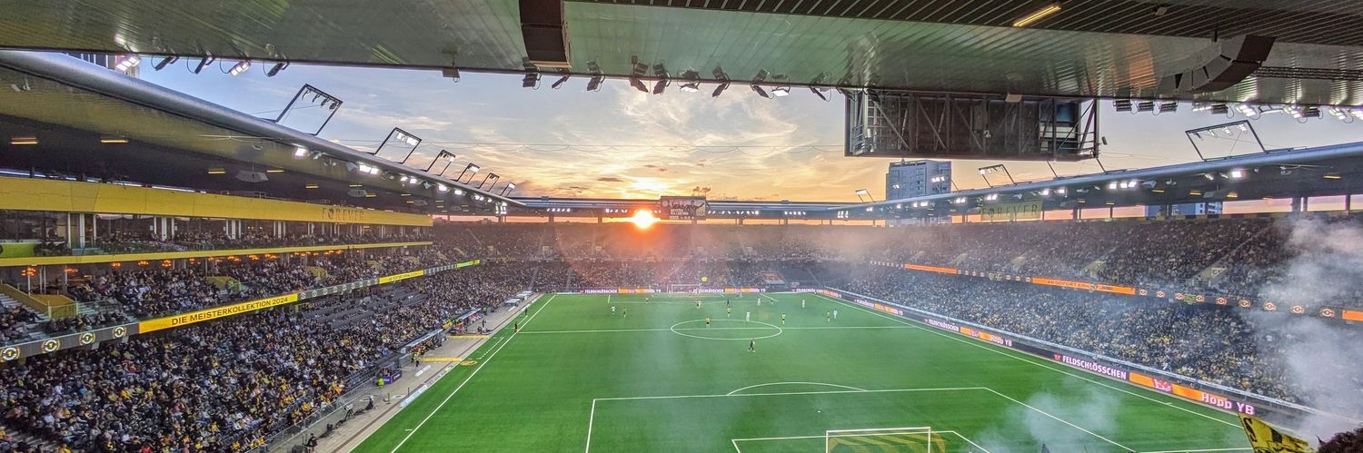 Mrs. YBbibe 💛🖤 banner