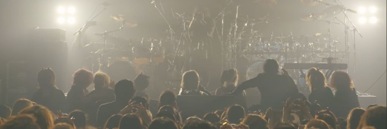 TomiKe📸✒️🍓🤪 banner