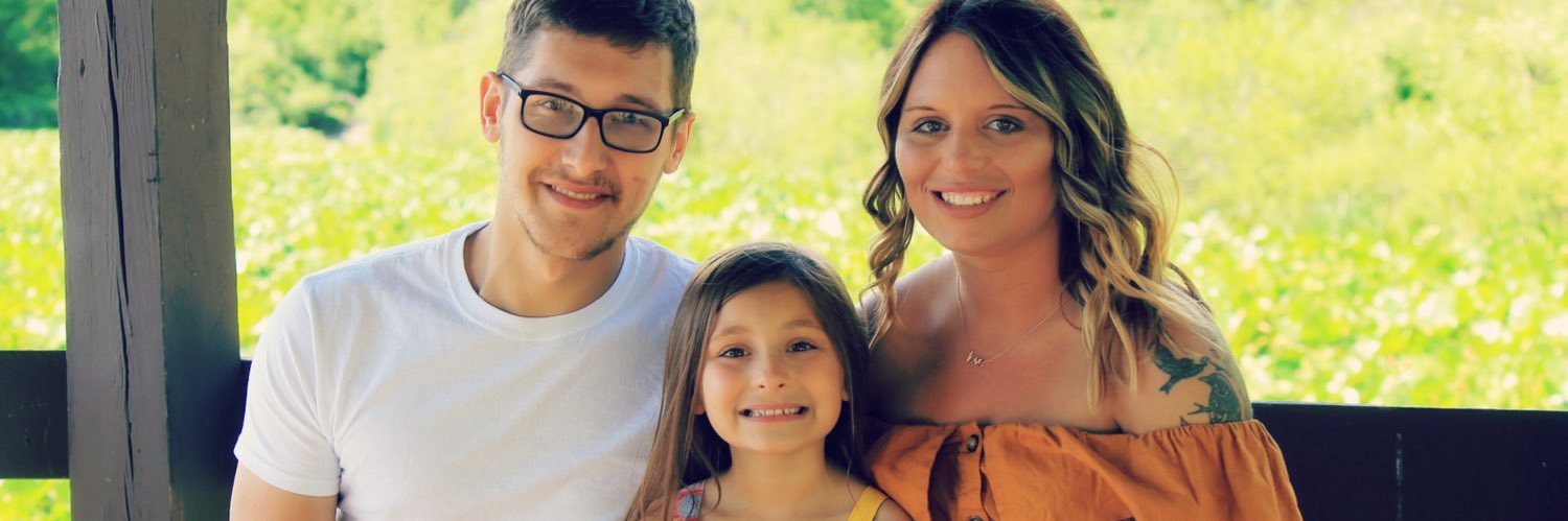 amandaMmoran2's profile banner image