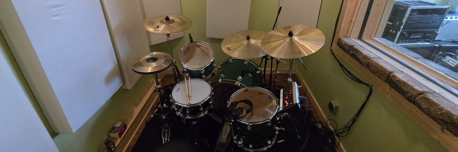 Iain Mac Néill banner