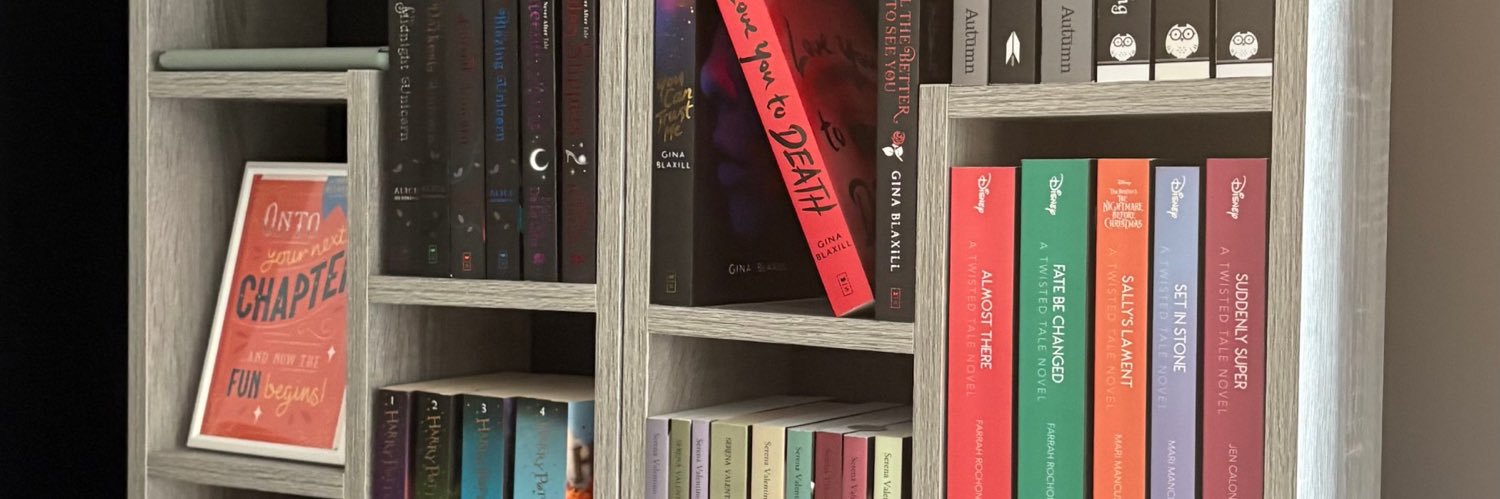 Nikki 📚 🐱 ☕️'s banner