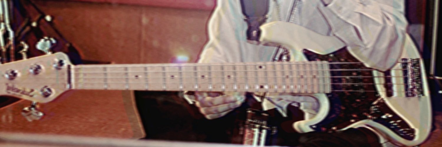 töya. banner