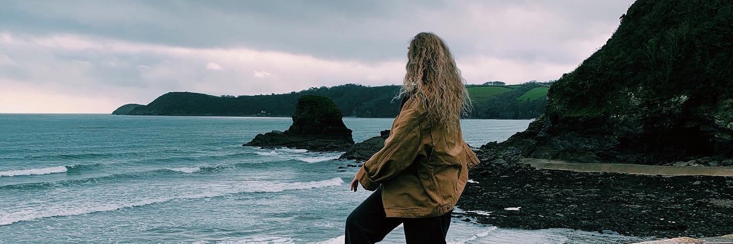 alongcamelib's profile banner image