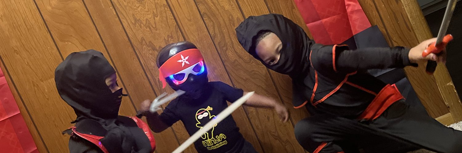 damnntee's profile banner image